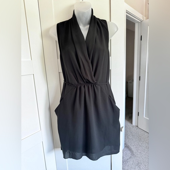 ARITZIA Wilfred Sabine Wrap Dress Sleeveless Tie Waist Black Small - Picture 4 of 13